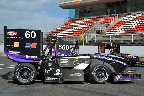 Carros de corrida Formula Student com pinhões plásticos personalizados feitos de polímeros iglidur® de alto desempenho