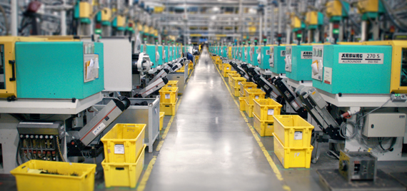 Máquinas de moldagem por injeção na fábrica da igus®