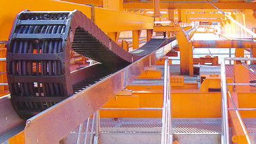 Esteiras porta cabos com rolamentos