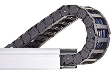 Sistema de esteiras porta cabos