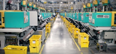 Máquinas de moldagem por injeção na fábrica da igus®