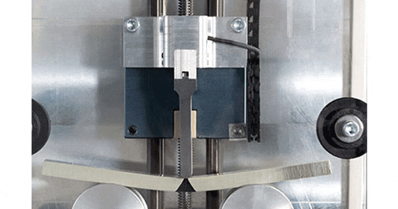 Tecnologia de acionamento drylin em dispositivos de testes de dobra