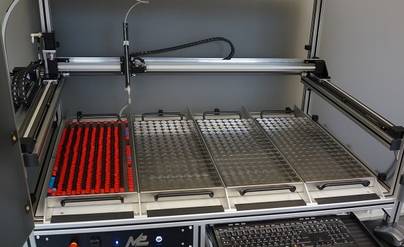 Robôs lineares em instalações bioquímicas de envase