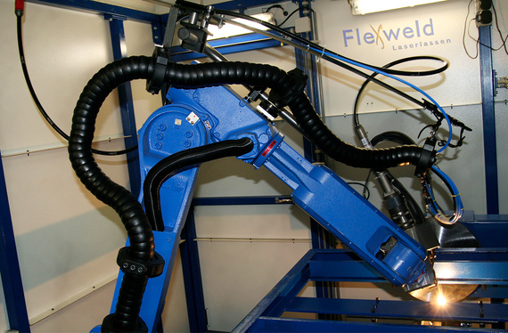 Robô de soldagem a laser da Flexweld com triflex R
